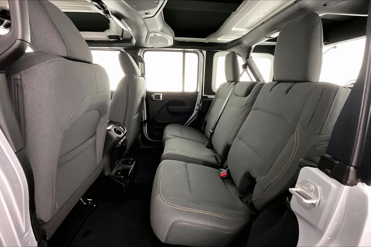 Jeep Wrangler Sahara Plus Unlimited | 1 year free warranty | 0 Down Payment