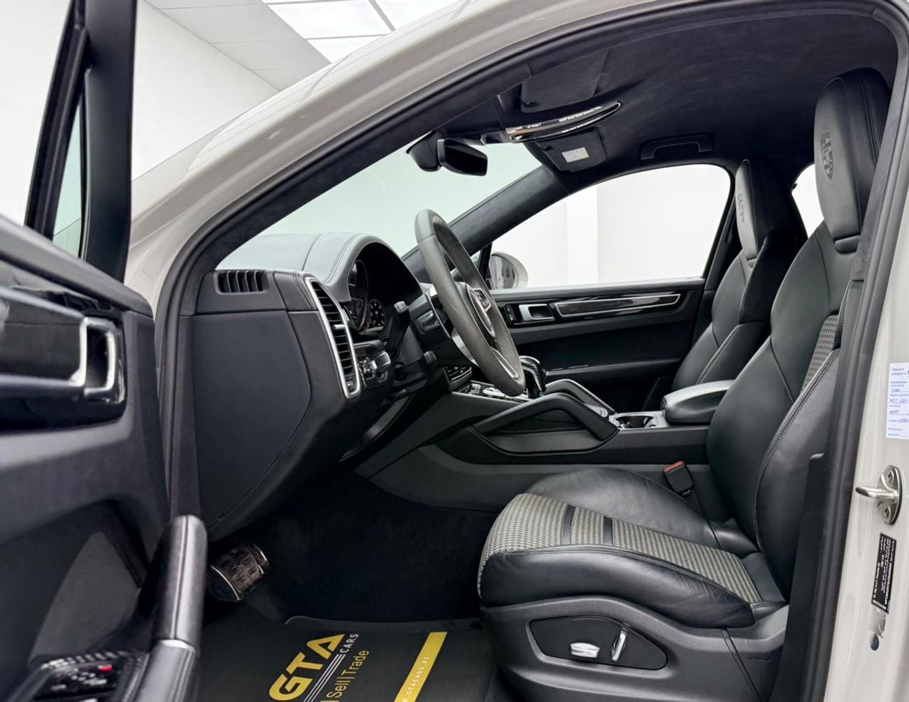 بورش كايان 2020 Porsche Cayenne Coupe With GT Package, 2026 Porsche Warranty, Full Porsche service History, GCC