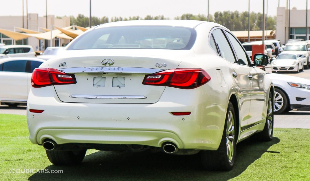 Infiniti Q70 Gcc top opition sport