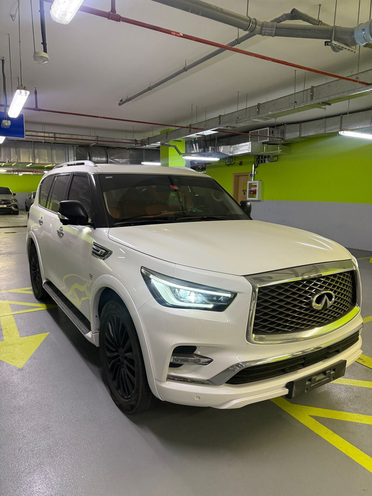 إنفينيتي QX80 LUXE SENSORY PROACTIVE