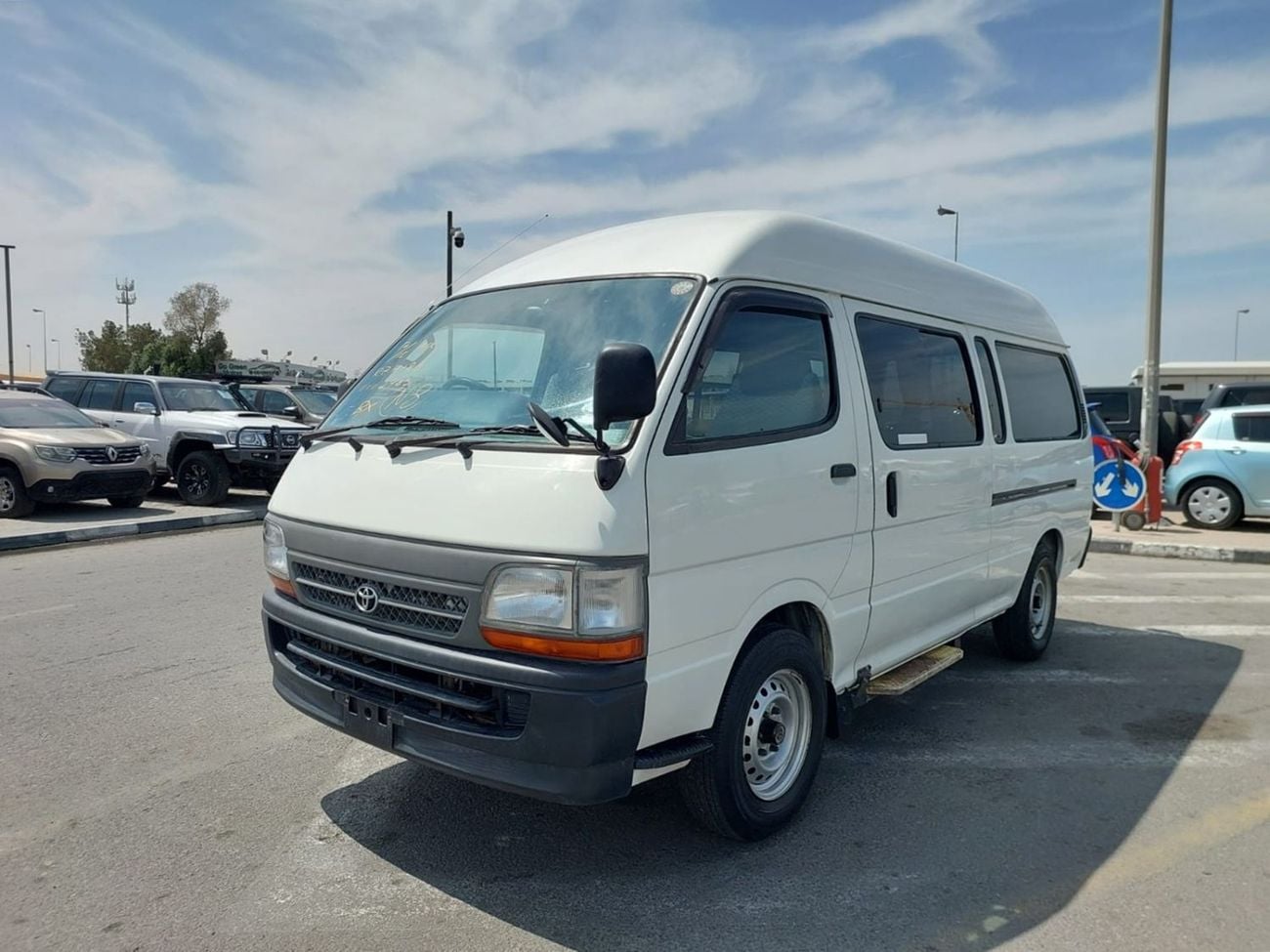 Toyota Hiace (RAMADAN OFFER) TOYOTA HIACE VAN RHD 2003 MODEL 2.4 L PETROL AUTOMATIC(PM02943)