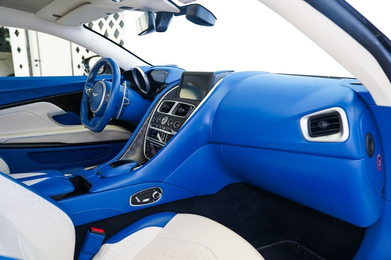 Aston Martin DBS Superleggera 5.2L