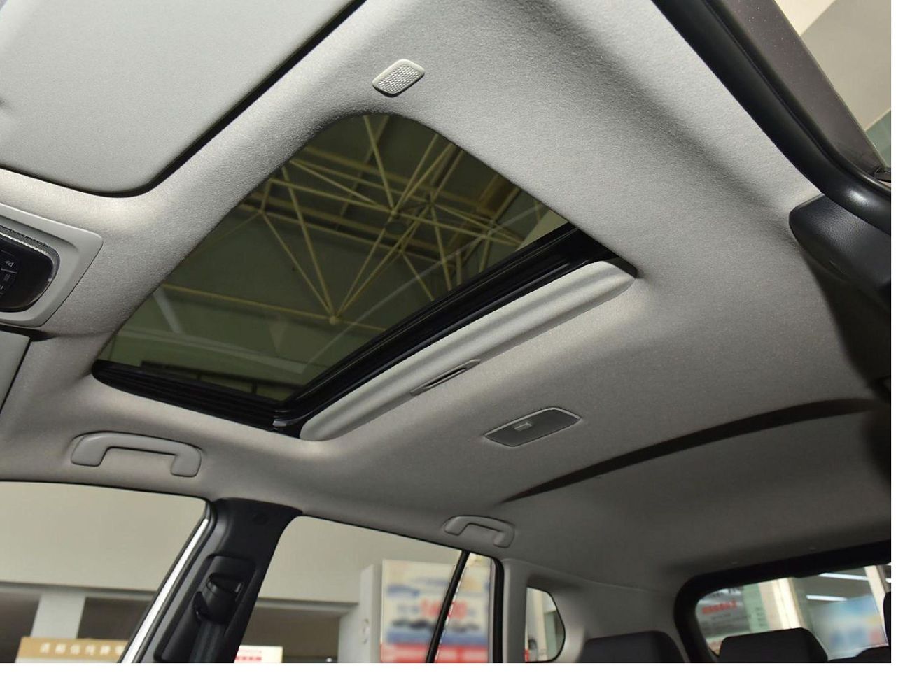 تويوتا كورولا كروس 2.0L HYBRID ELITE 2025