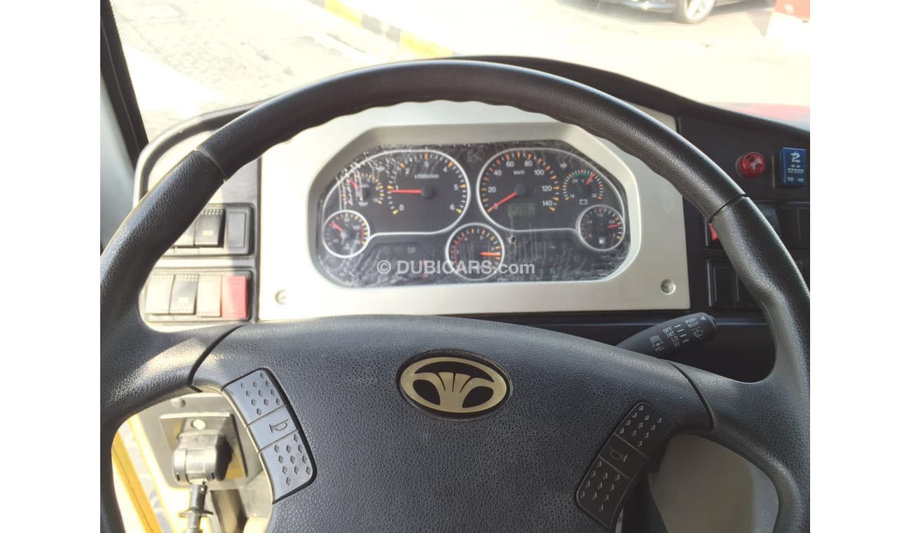 Daewoo BF 106 SXC6720G 30 seater