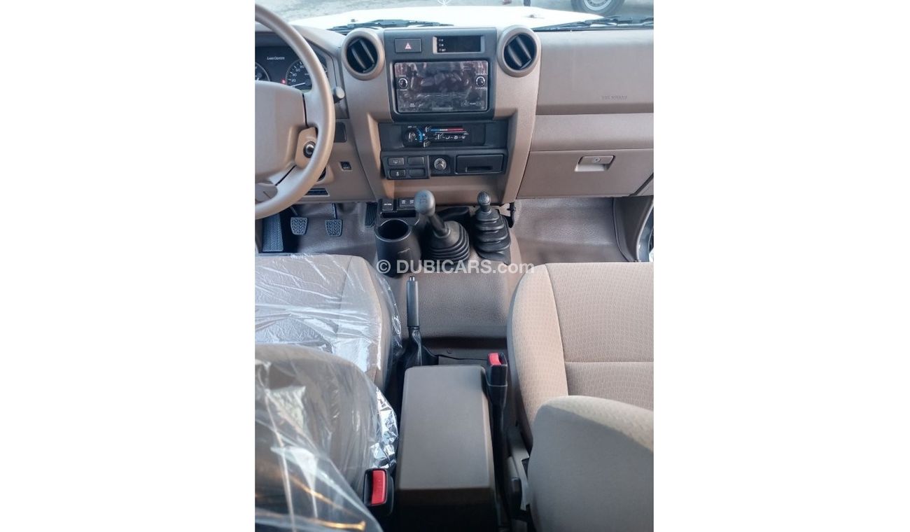 Toyota Land Cruiser 70 4.0L V6 2doors (Winch + Alloy Wheels)