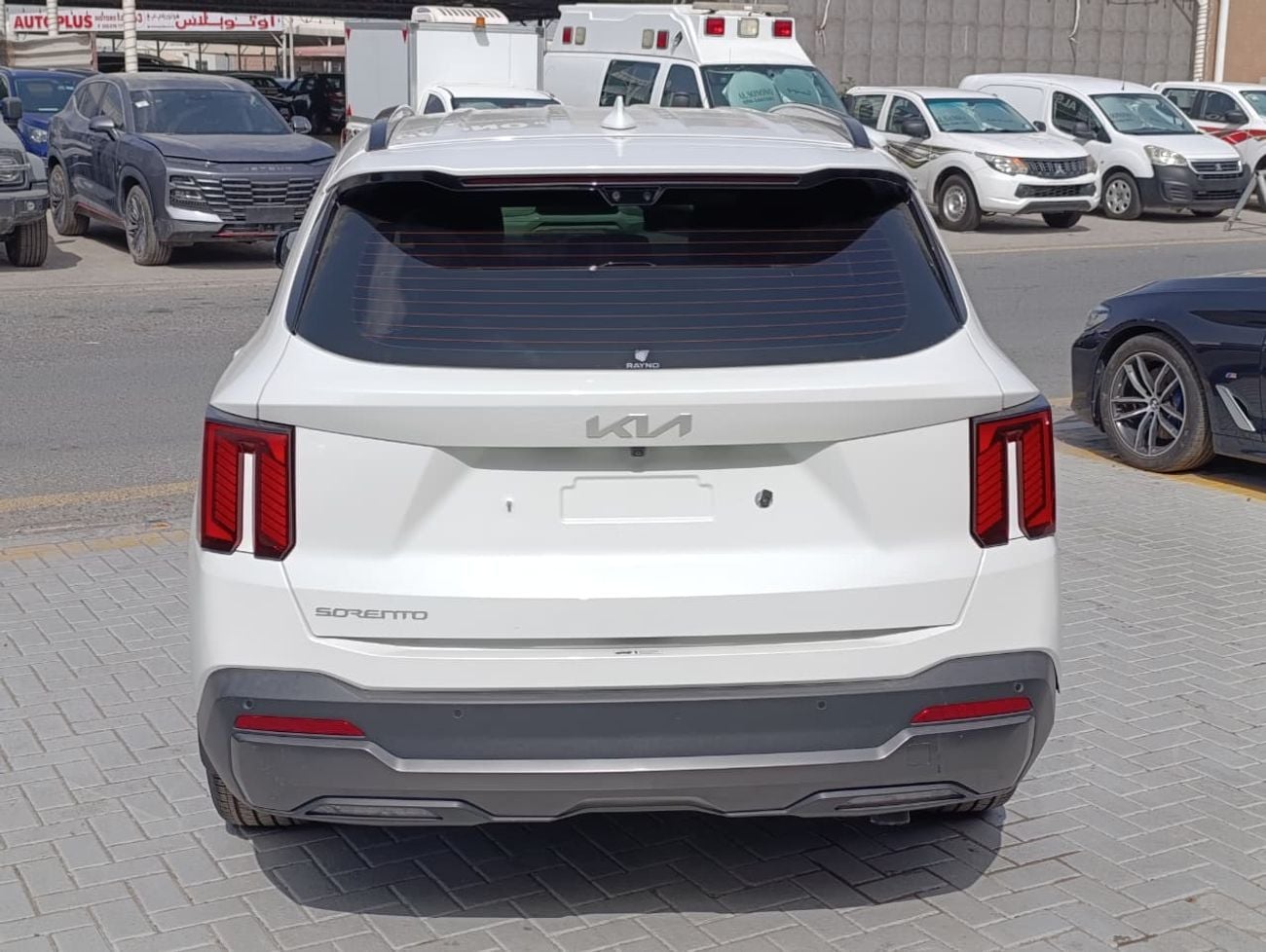 كيا سورينتو Base 2.4L AWD