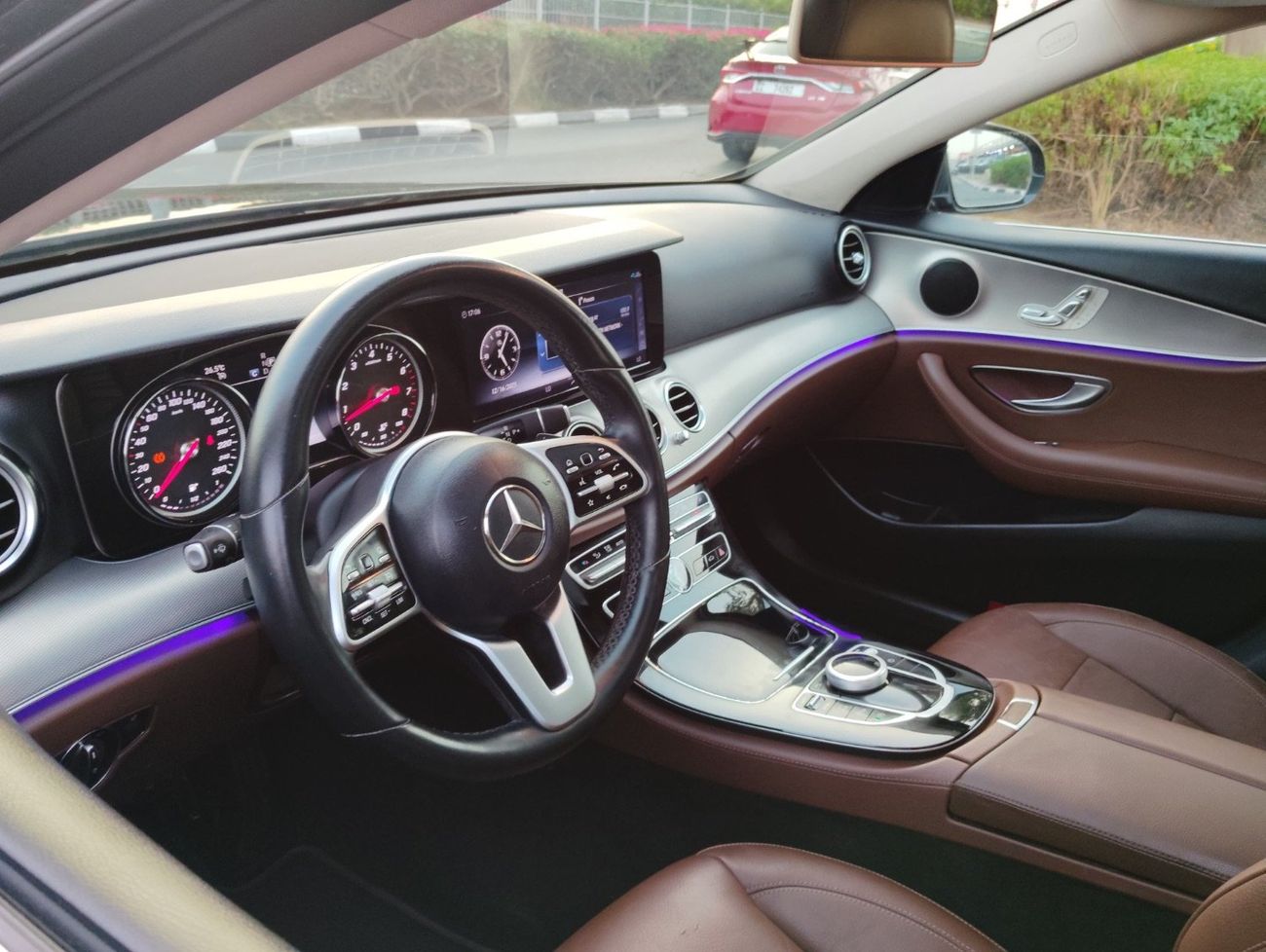 مرسيدس بنز E200