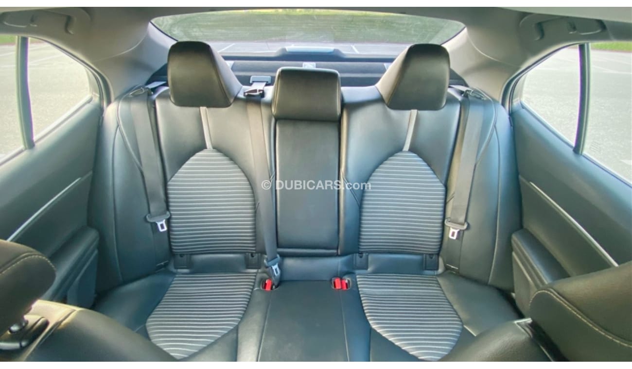 Toyota Camry Hybrid Full option