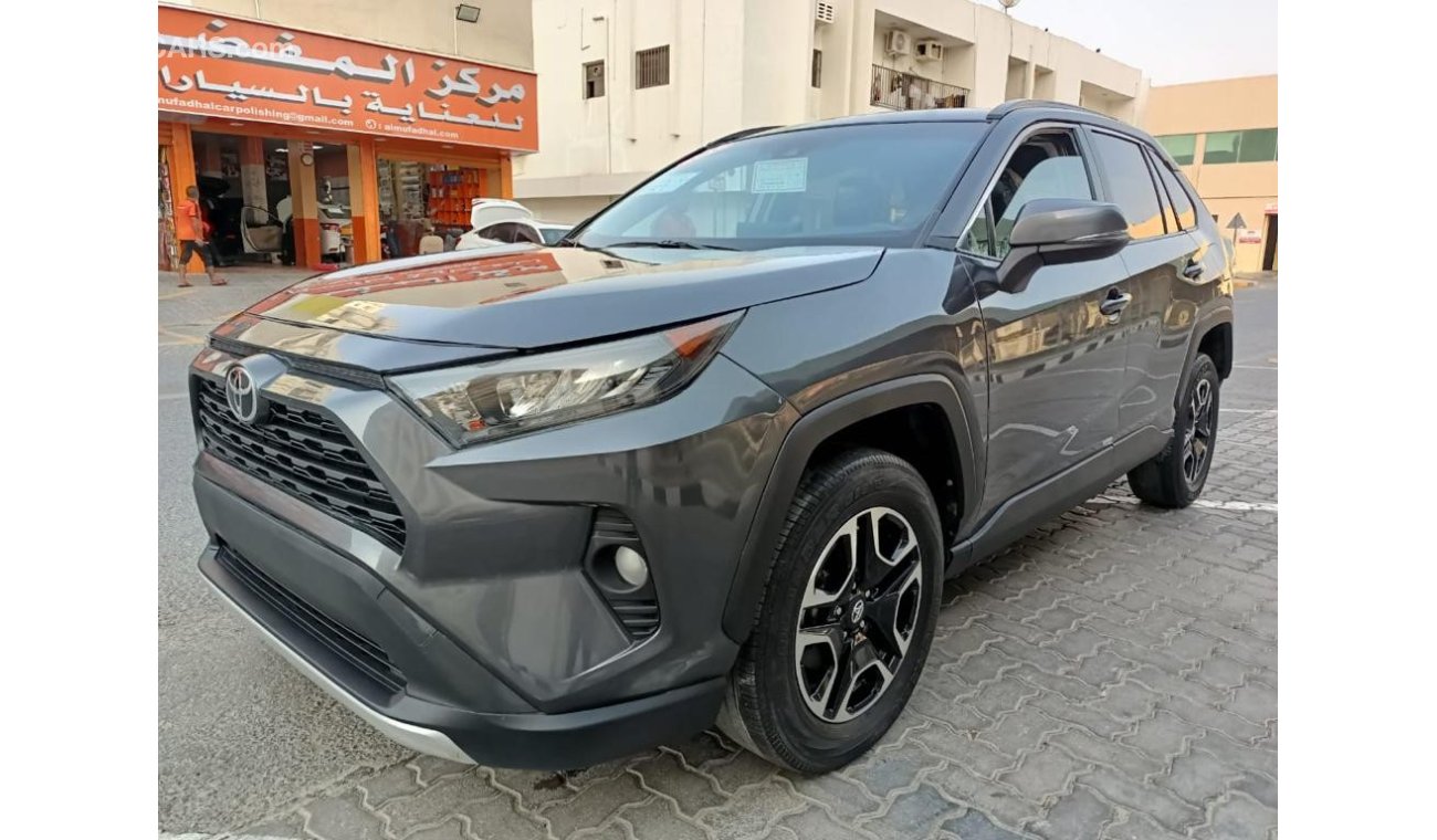 Toyota RAV4 LE