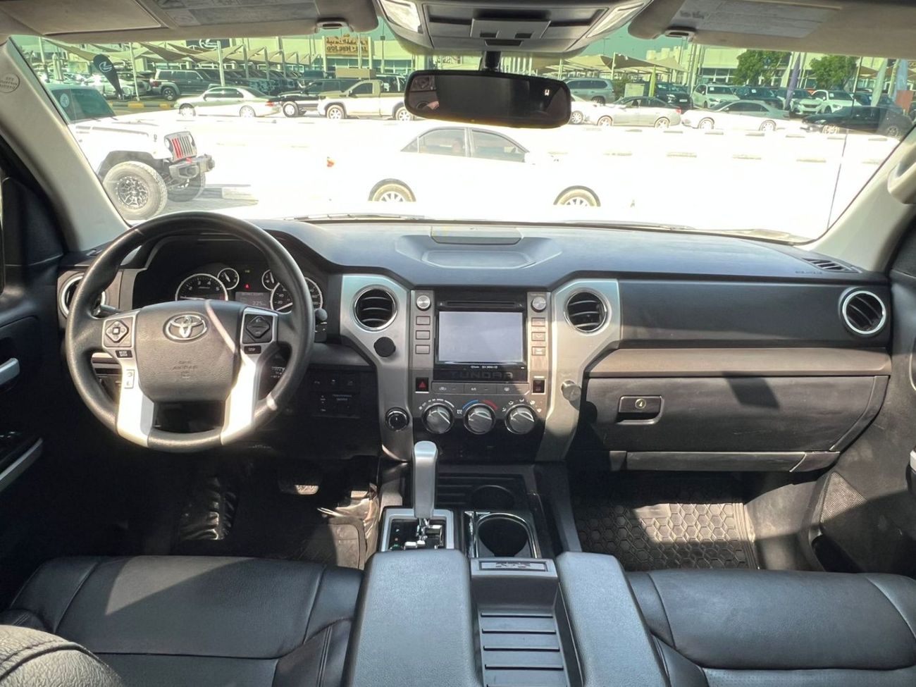 Toyota Tundra TOYOTA TUNDRA 2017 Crewmax SR5 5.7L/V8