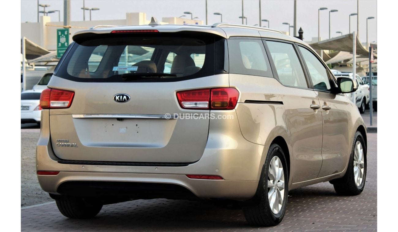 Kia Carnival Kia Carnival 2016 GCC in excellent condition without accidents No. 2 very clean from inside and outs