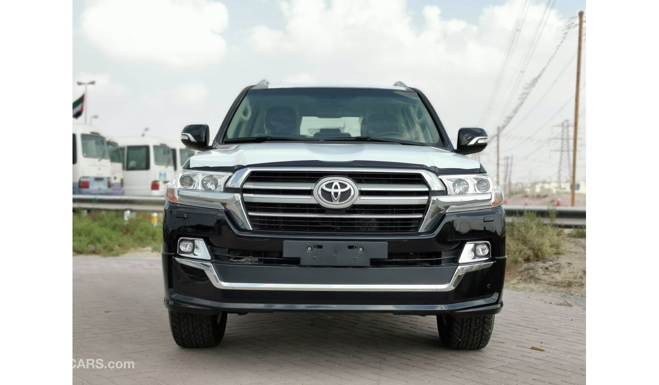 Toyota Land Cruiser 4.5L Diesel, 18" Alloy Rims, LED HeadLight, Fog Lamps, Push Start, Cruise Control, CODE-TLCV8