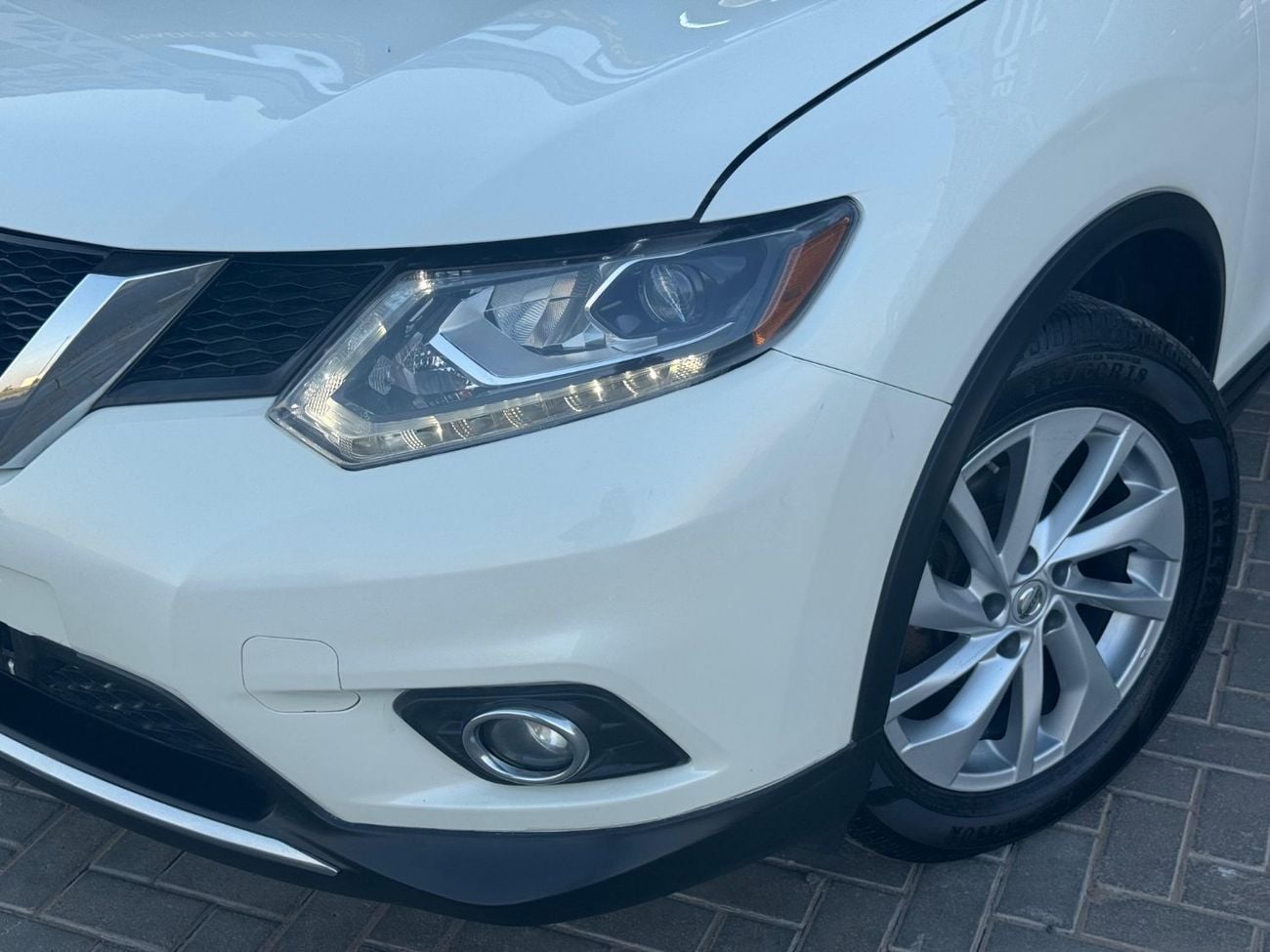 نيسان روج  2.5L V4 / PANORAMIC SUNROOF / AWD / 360 CAMERA / 7 SEATS / REAR AC