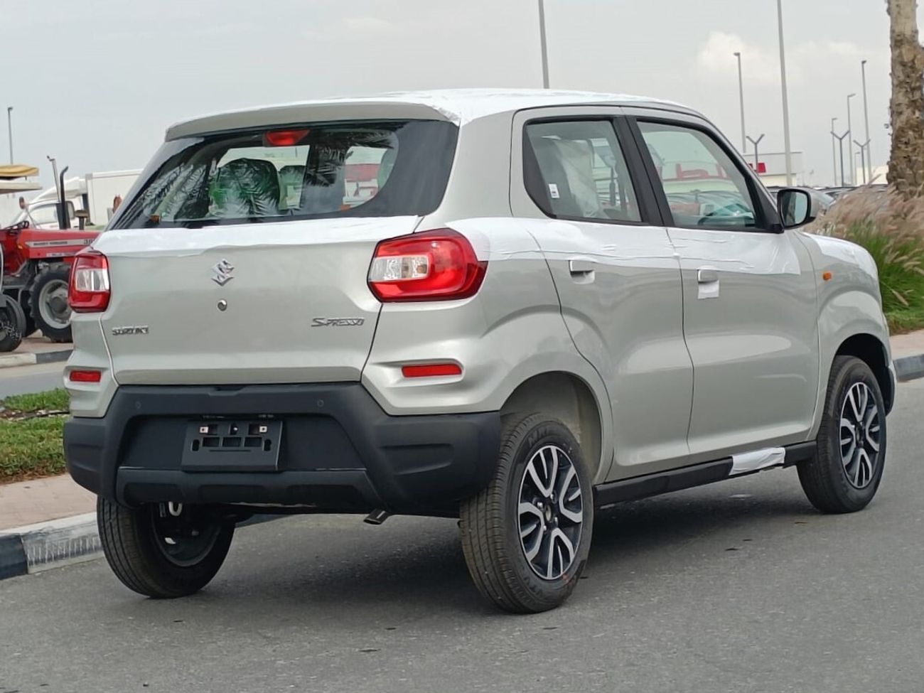 سوزوكي اسبريسو M/T 2024 Full Option / Alloy Rims / Power Steering Control / DVD (Code # SPGLAM)