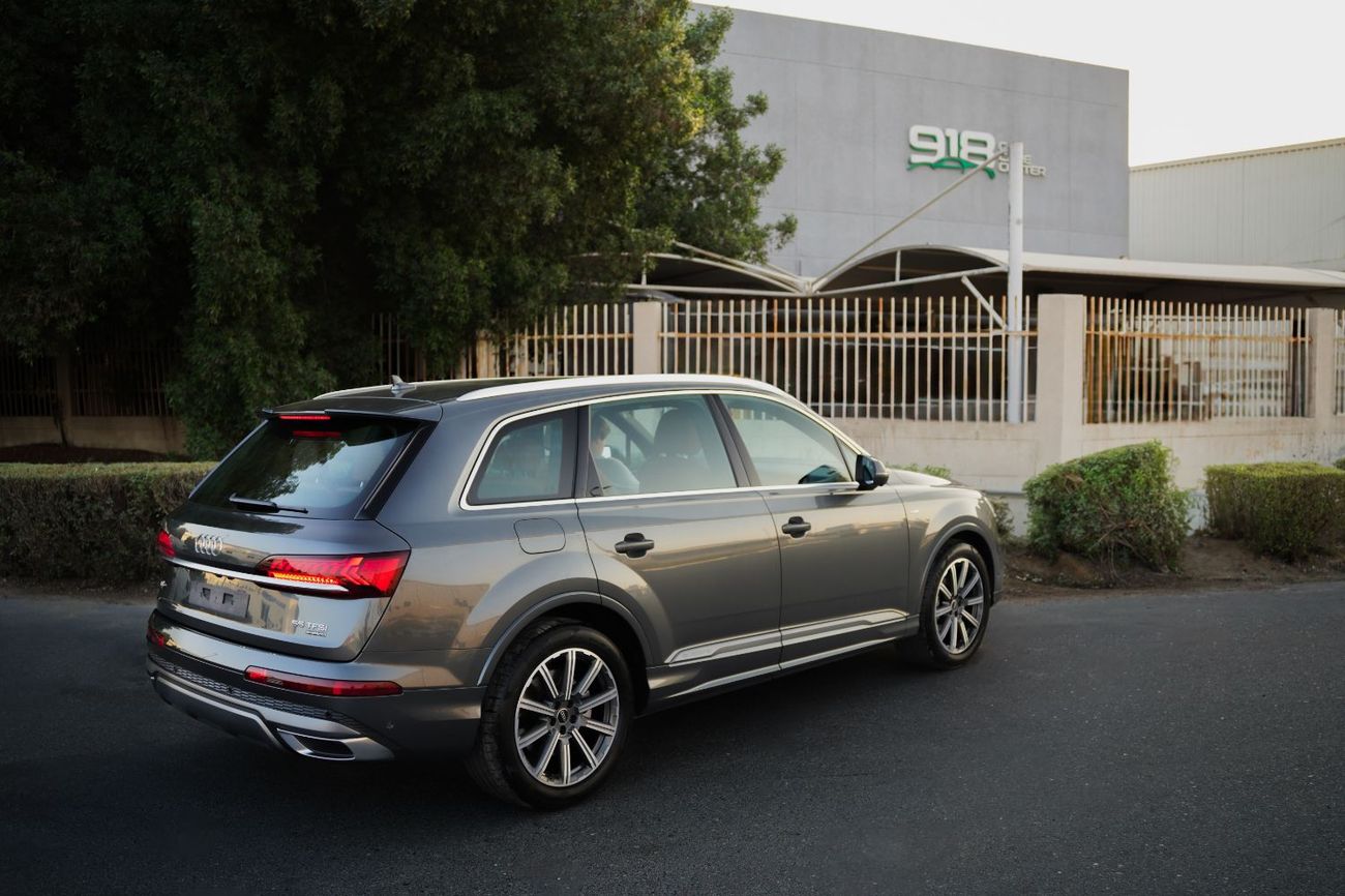 Audi Q7 55 TFSI quattro S-Line 3.0L