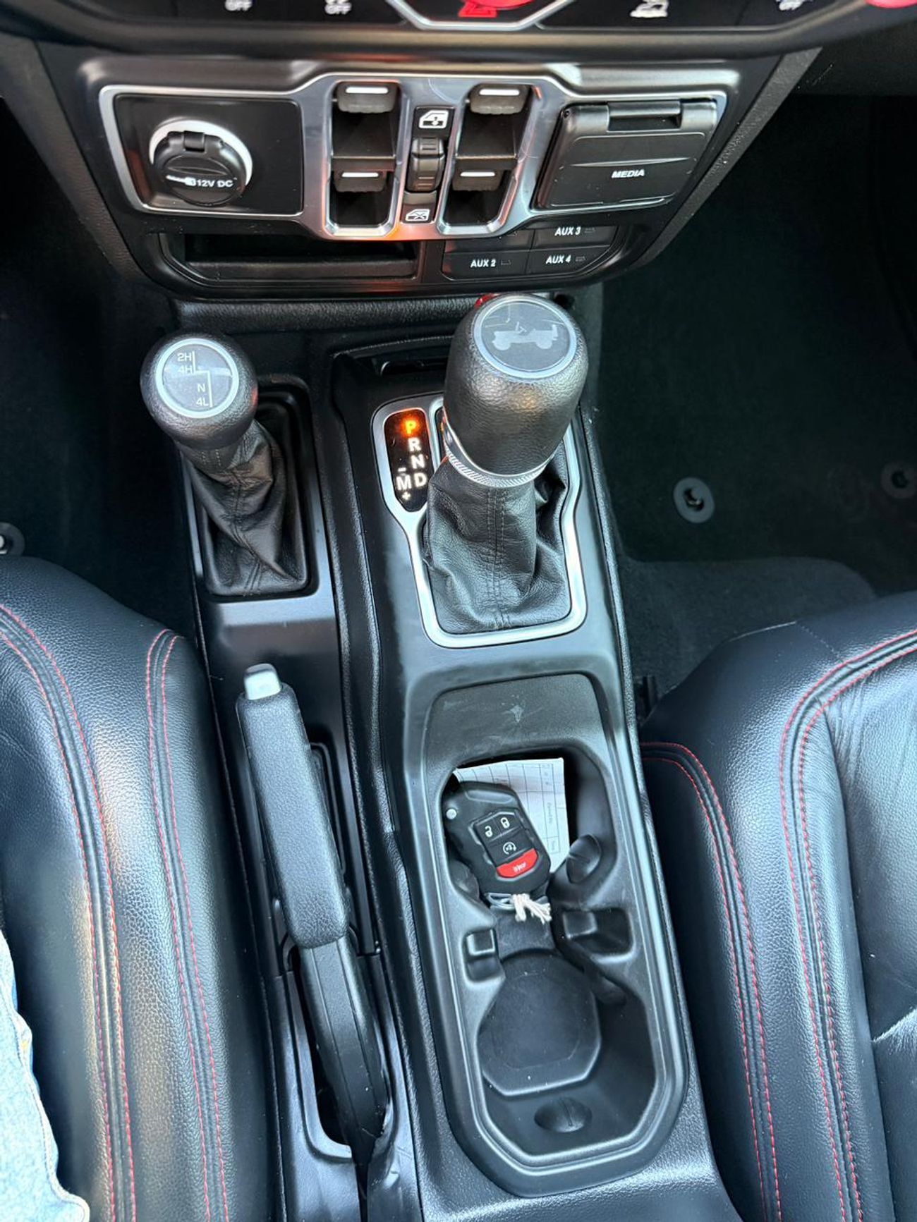 Jeep Wrangler Sport S 3.6L A/T