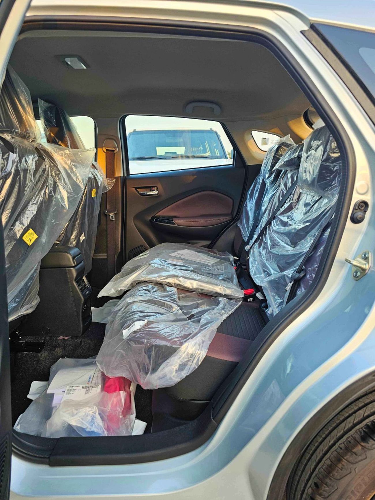 Suzuki Fronx GLX / EURO 5 HYBRID / 1.5L V4 / HEADUP DISPLAY / 360* CAMERAS /" 9" DISPLAY AUDIO (CODE # GLX)