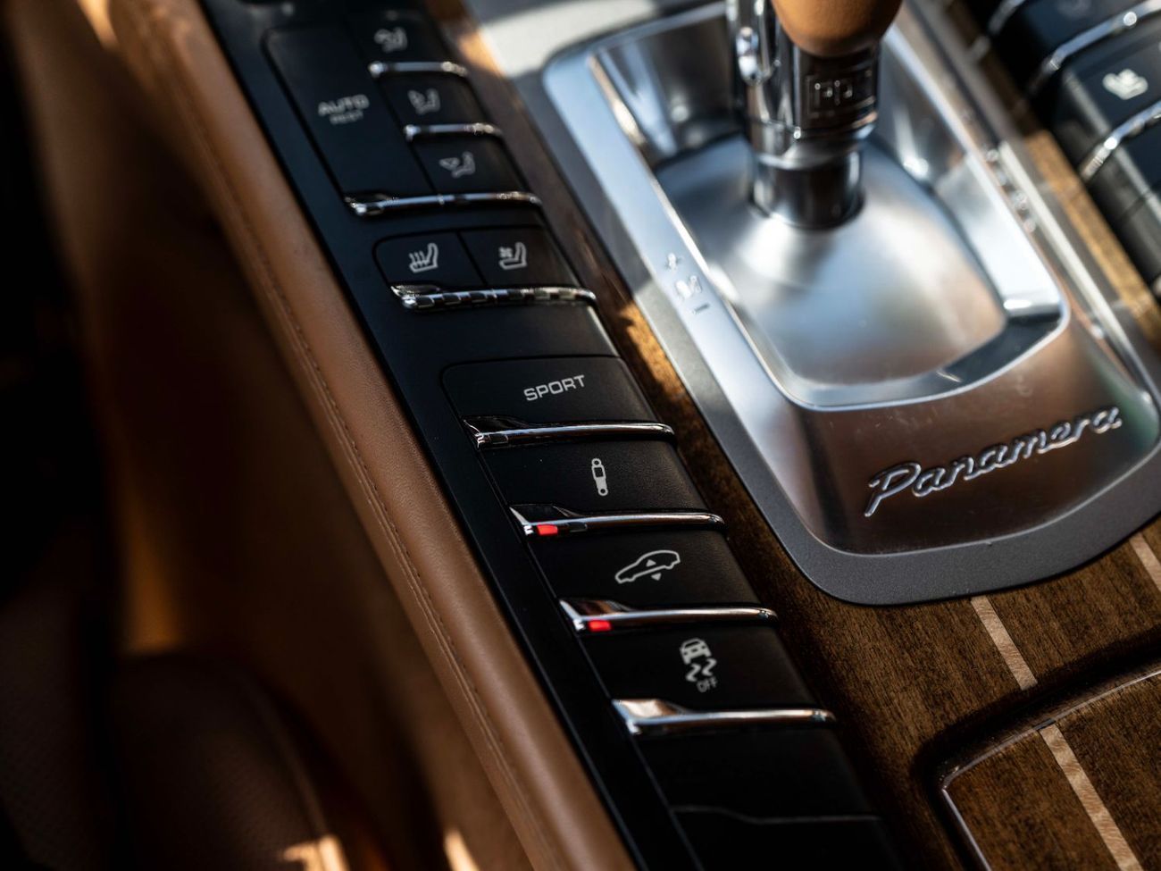 Porsche Panamera Turbo 4.8L (493 HP)