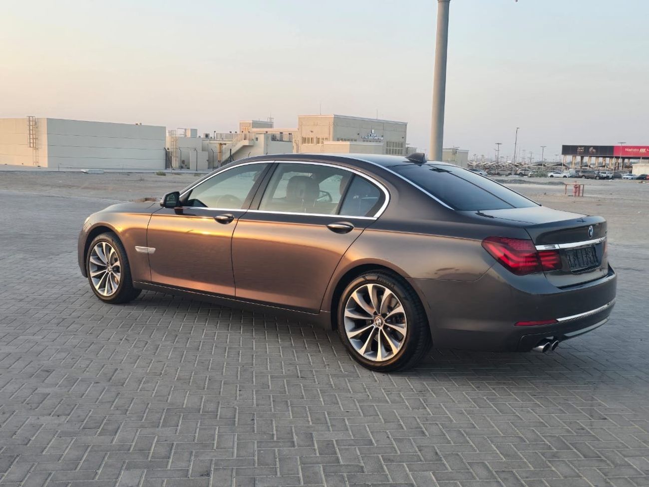 BMW 730Li MODEL 2015 GCC CAR PERFECT CONDITION INSIDE AND OUTSIDE FULL OPTION SUN ROOF LEATHER SEATS
