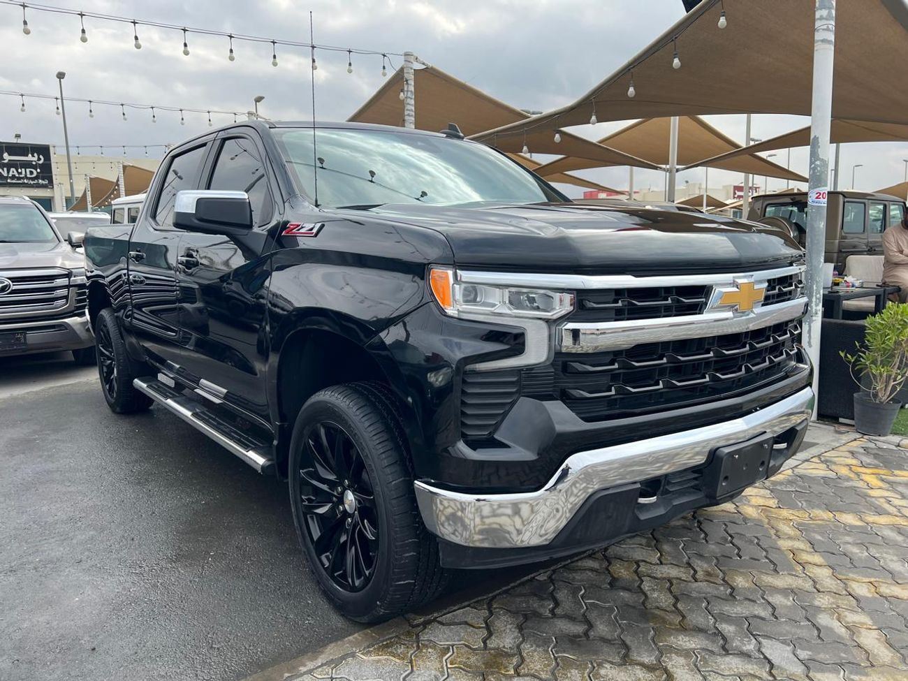 شيفروليه سيلفارادو CHEVROLET SILVERADO LT 2023 ENGINE 5.3L/V8