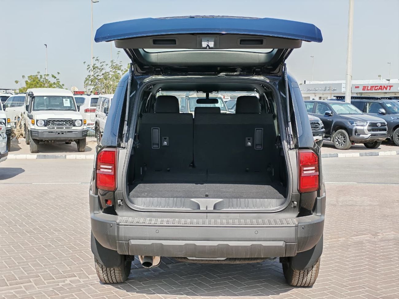 تويوتا برادو 2025 Toyota Prado Urban-E STD 7-Seater 2.4L 4-Cyl Turbo Petrol A/T 4WD Export Only