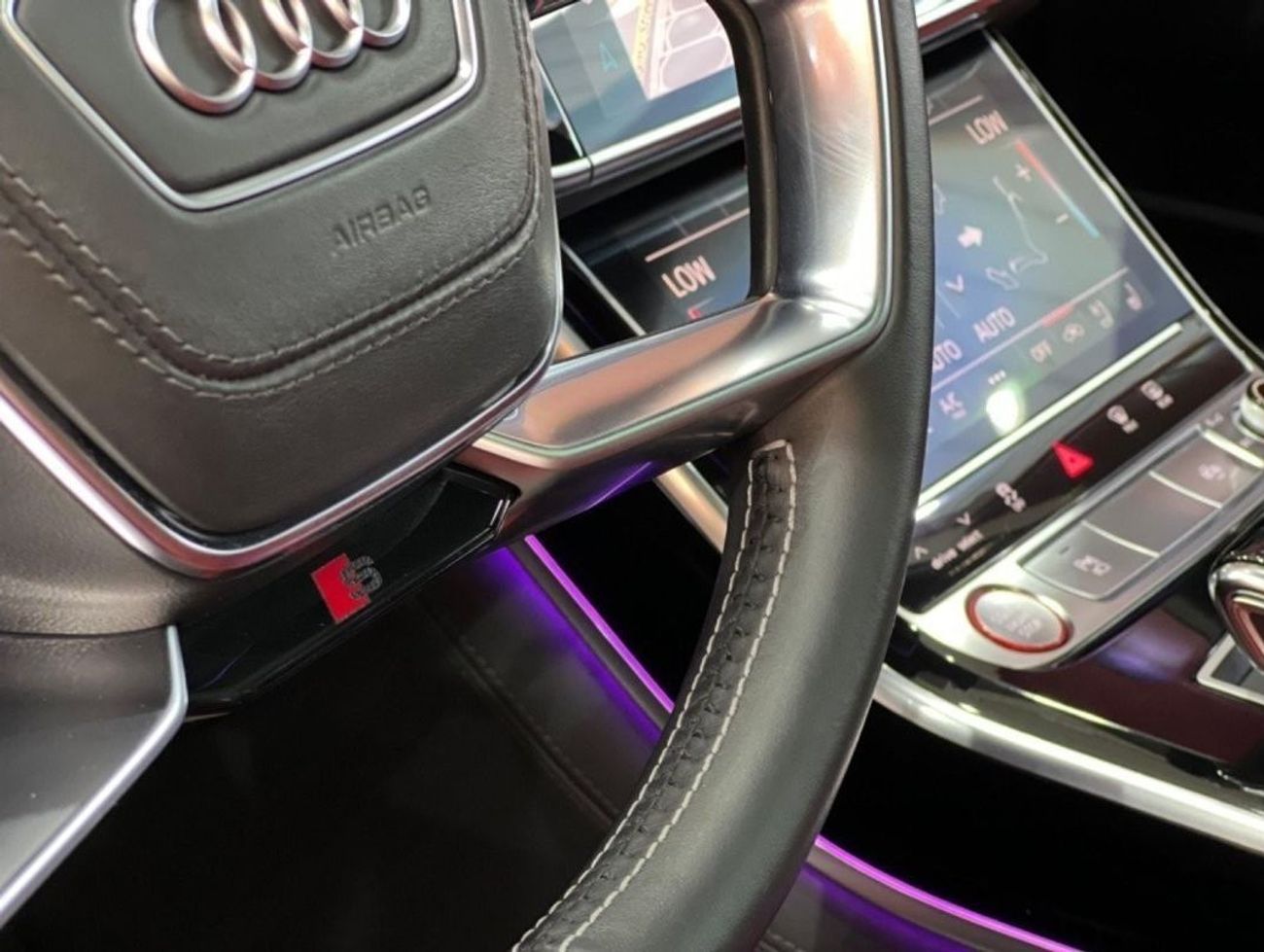 Audi S8 Audi S8, full option, agency condition, agency paint, 2 agency service keys