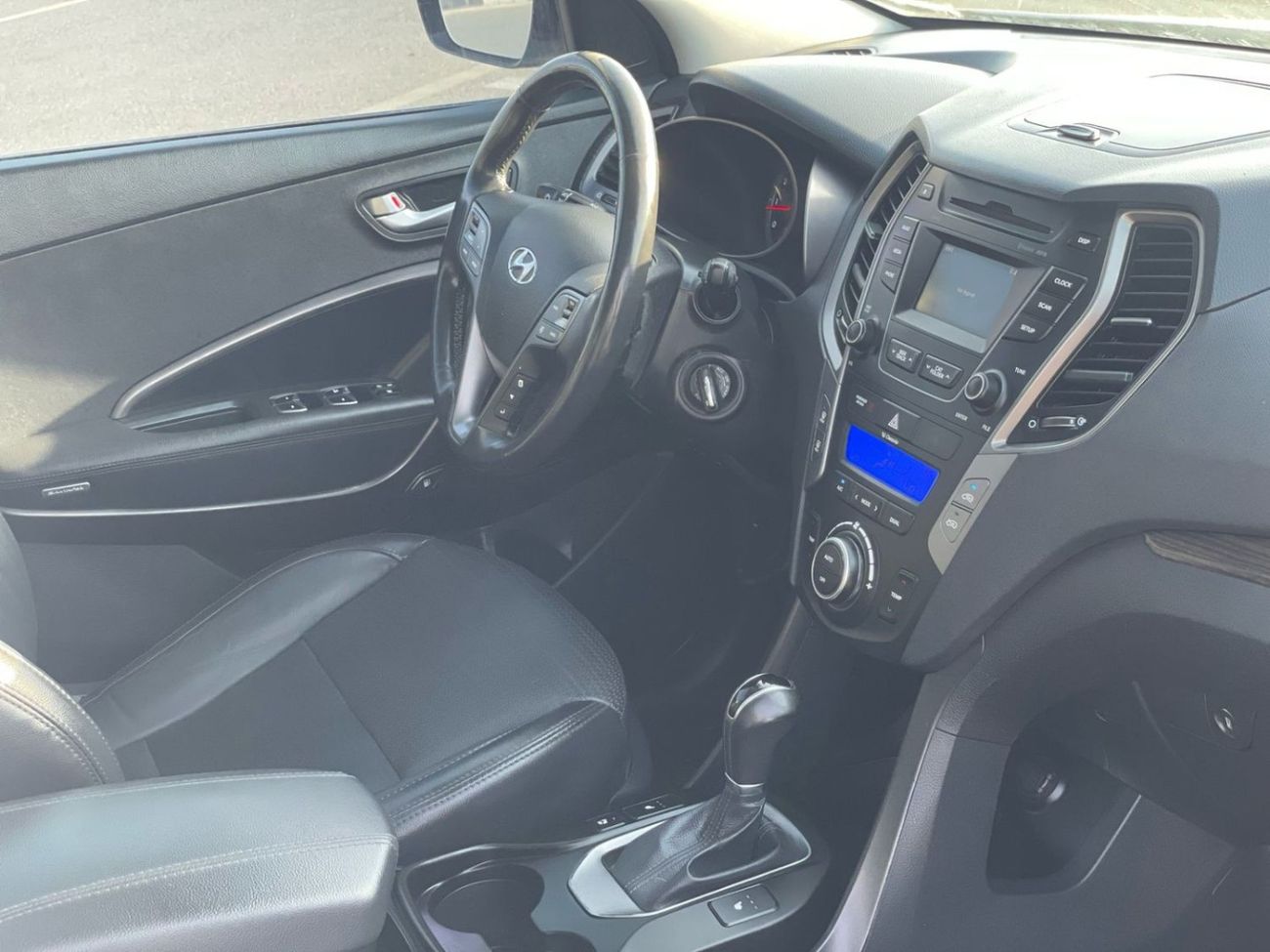 هيونداي سانتا في 2014 Hyundai Santa Fe Ultimate Full Option Panoramic View - Leather Electric Seats With Sensor 2.4L