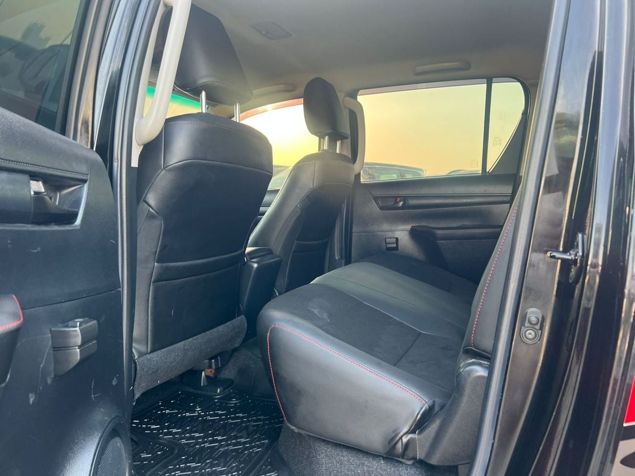 Toyota Hilux 2018 Toyota Hilux GL Black Edition Advanture Modified - 2.7L V4 - AWD 4x4- 360* CAM - Push Start - P