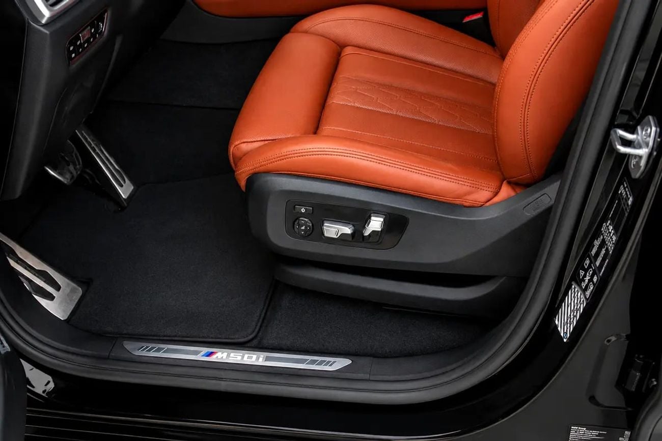 بي أم دبليو X5 M50i EXCLUSIVE M50i GCC - No Accident - FSH - Under warranty