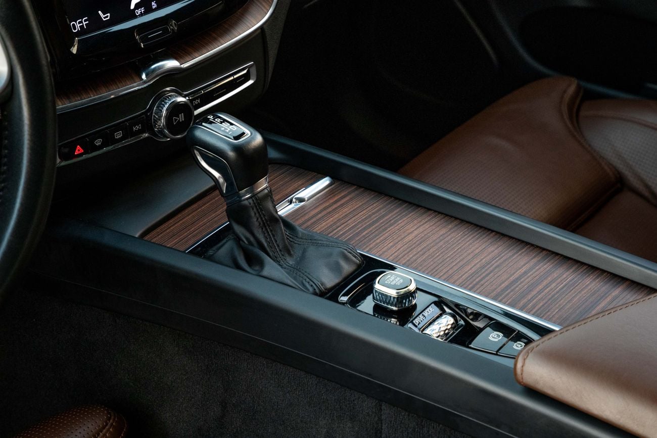 Volvo XC60 XC60 T5 Inscription | 1,959 P.M | 0% Downpayment | Perfect Condition!