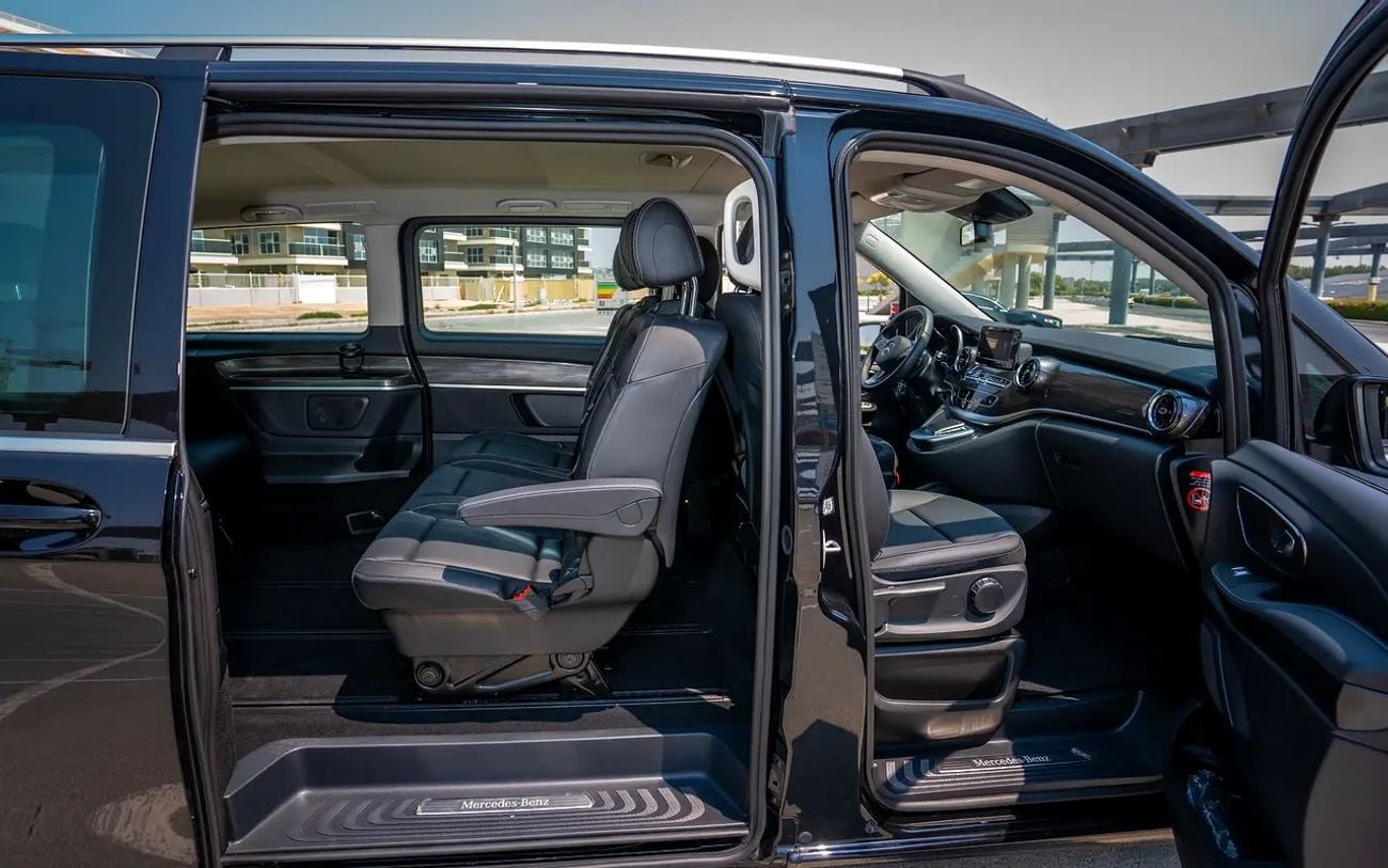 Mercedes Benz V 250 V 250 GCC Specs