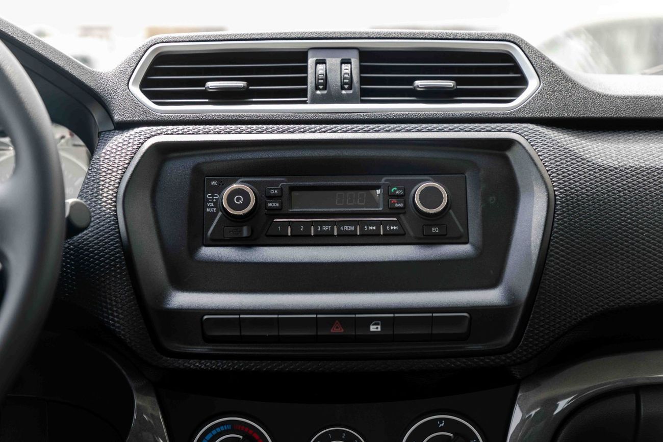 جريت وول وينغل 2026 Greatwall Wingle 5 4X2 Luxury 2.4L - Manual - Titanium White Inside Black | Export Price