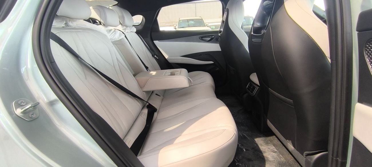 بي واي دي سيل 06 دي إم-آي BYD SEAL 06 DM-i 2025MY HONOR