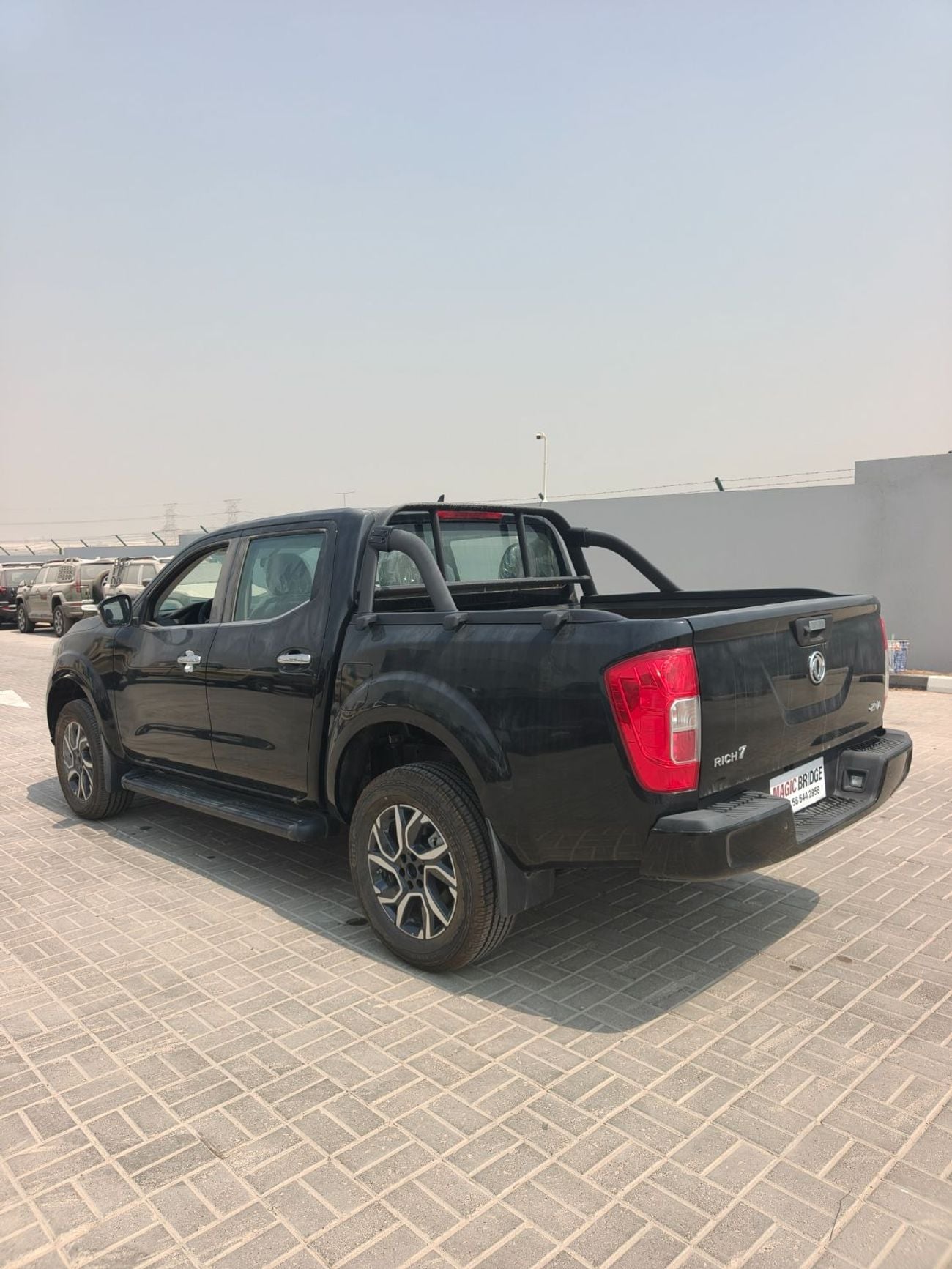 Dongfeng Rich 7 275A Dongfeng Rich 7 Black
