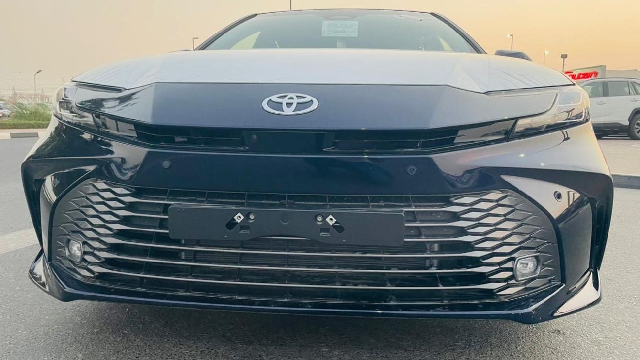 تويوتا كامري CAMRY 2.5 HYBRID LUMEIR