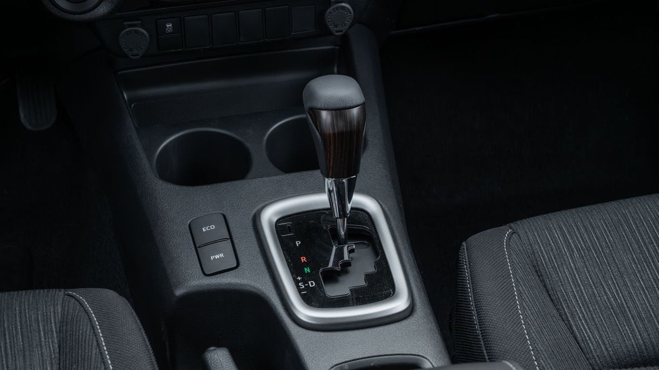 تويوتا هيلوكس TOYOTA HILUX 2.7 AT HIGH -2026YM