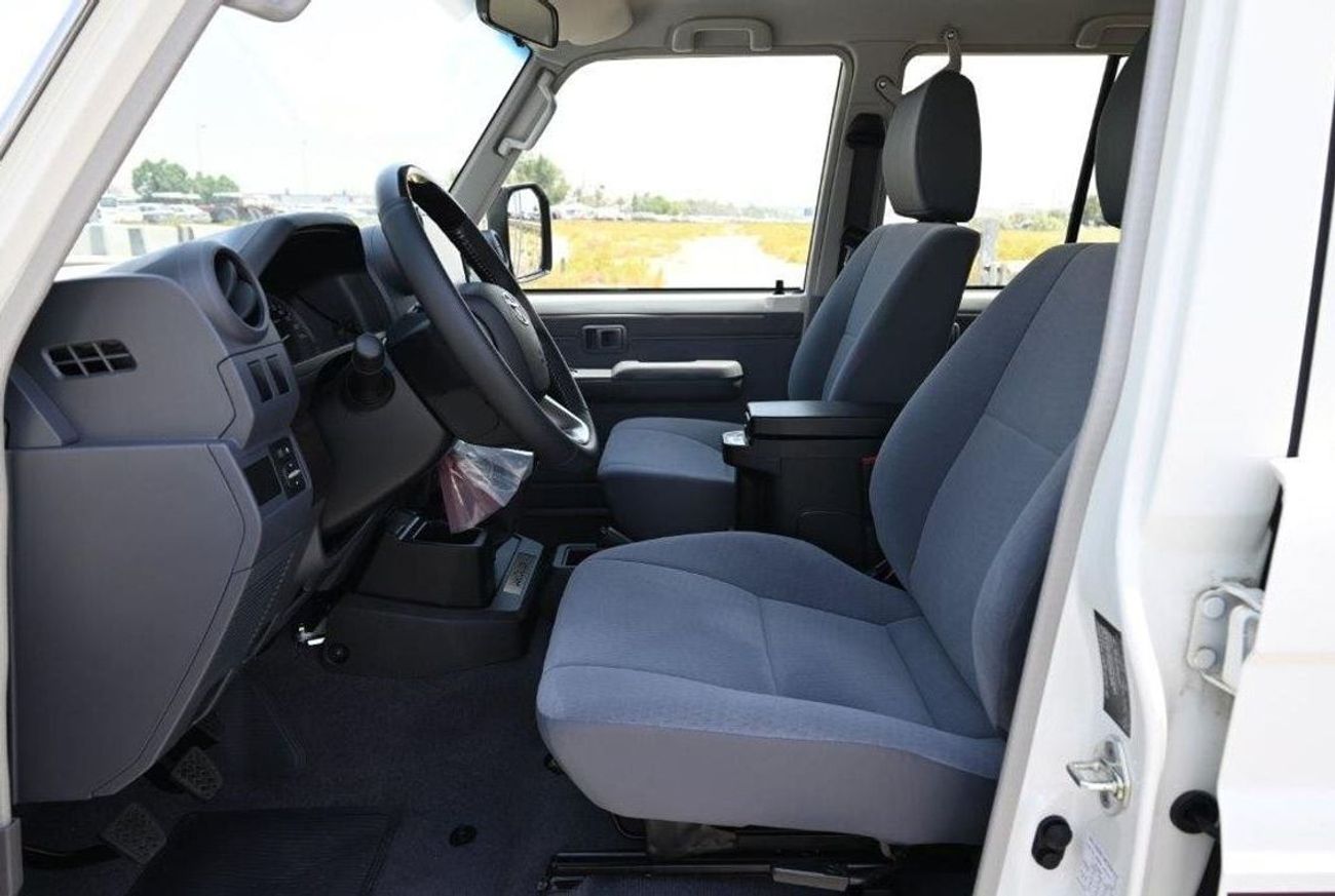 Toyota Land Cruiser 70 76 V6 4.0L Petrol 4WD Manual