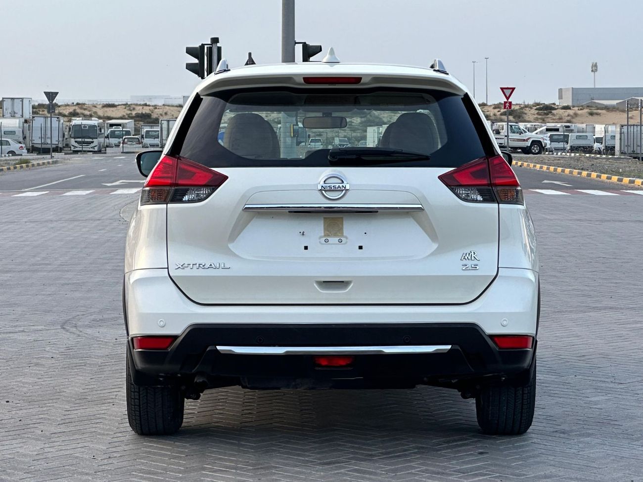 نيسان إكس تريل S 2.5L 4WD (5 Seater)