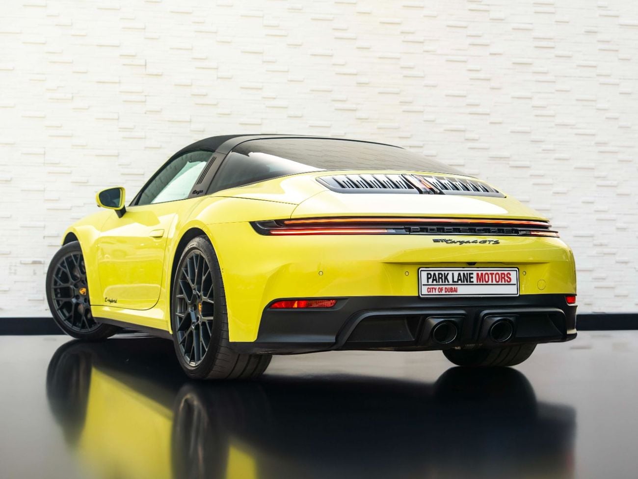 Porsche 911 Targa 4GTS 3.0L (450 HP)