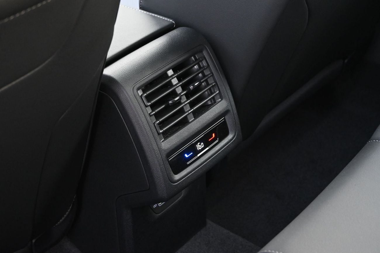 Volkswagen Golf R Volkswagen Golf R 1.5L Turbo TSI, Model 2025, Color Grey