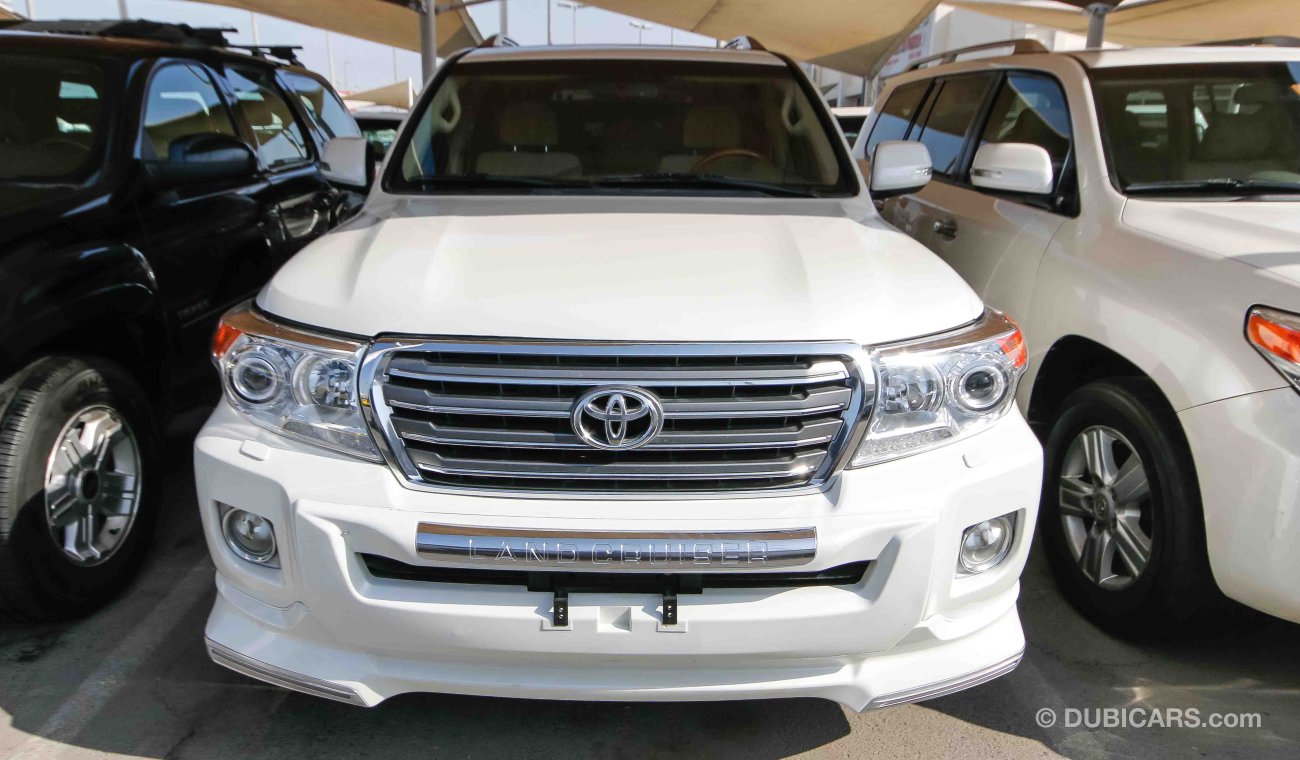 Toyota Land Cruiser GXR V8