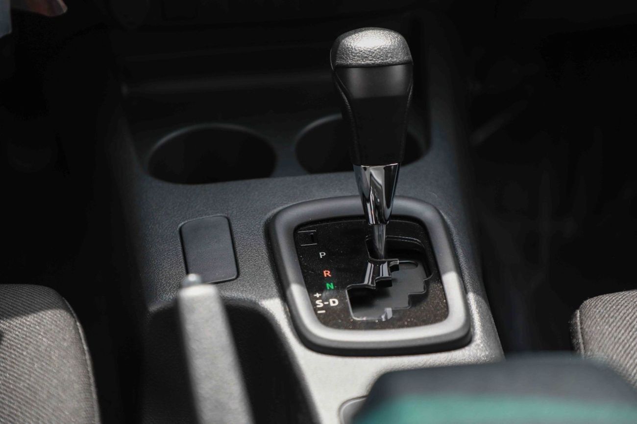 Toyota Hilux 2025 TOYOTA HILUX LOW 2.4 - PLATINUM WHITE PEARL inside BLACK | Export Only