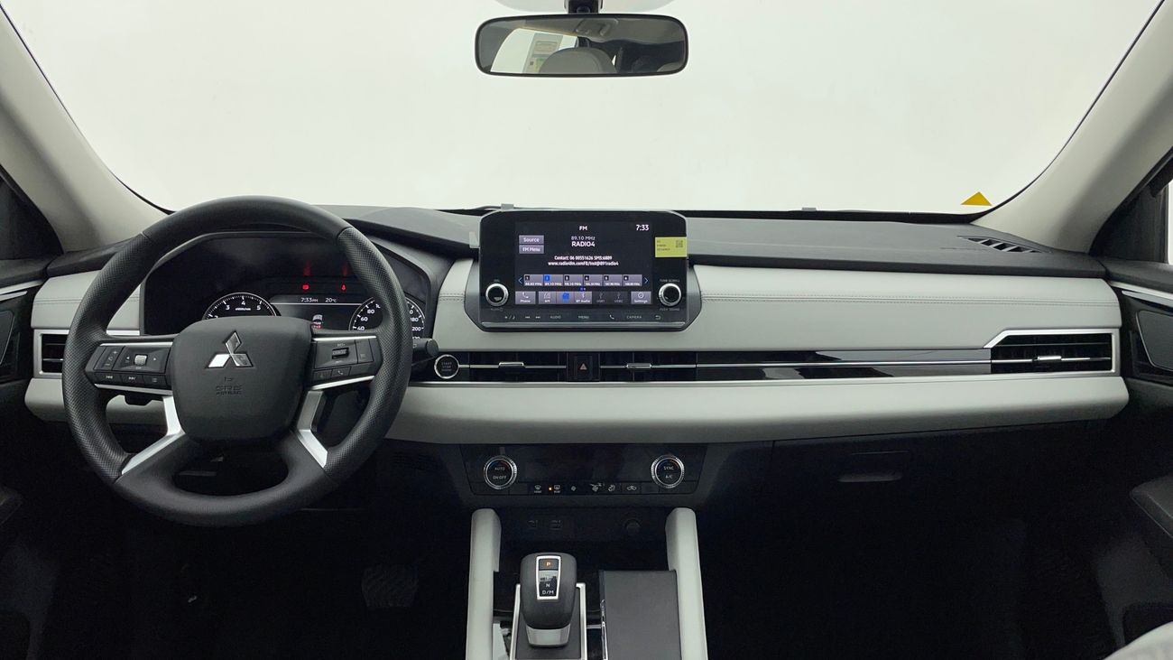 ميتسوبيشي آوتلاندر MIDLINE WITH SUNROOF 2.5 | بدون دفعة مقدمة | اختبار القيادة في المنزل