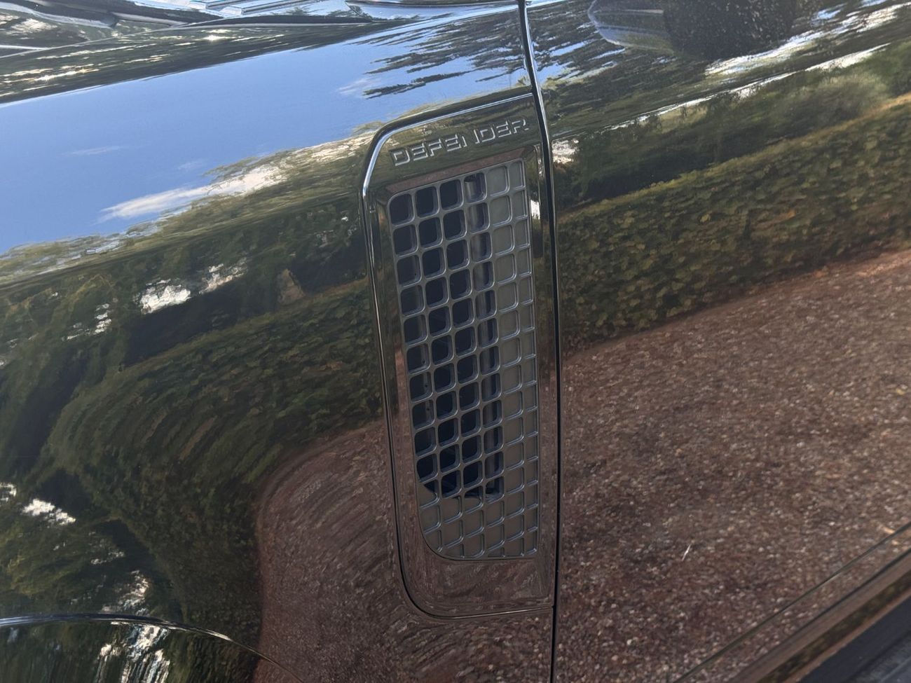 لاند روفر ديفندر 110 X P425 5.0L V8 IN RIGHT HAND DRIVE