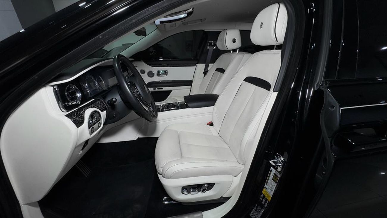 Rolls-Royce Ghost 6.75T Short Wheelbase