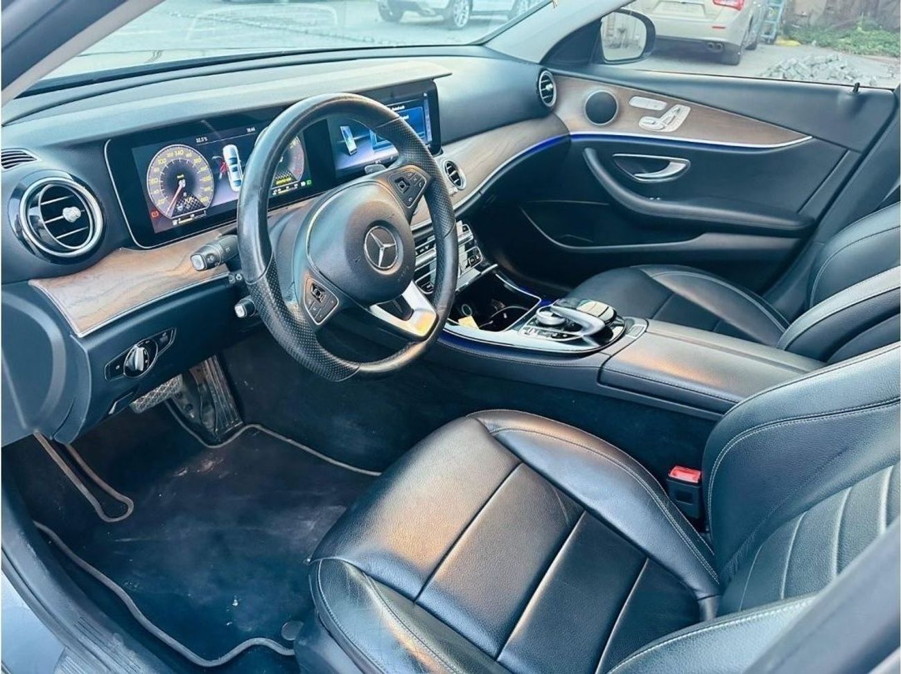 Mercedes-Benz E300 Std AED 2060 PM MERCEDES-BENZ E300 0% DP WELL MAINTAINED