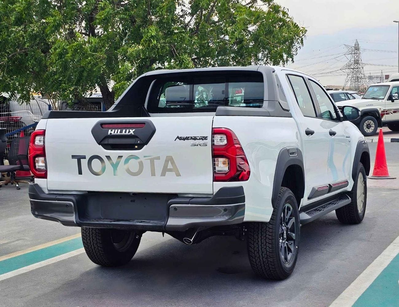 تويوتا هيلوكس SR5 ADVENTURE / 4.0L V6 PETROL / 18"ALLOY WHEELS WITH ROLL BAR / 360 CAMERA / FR & REAR CAMERA / AUT