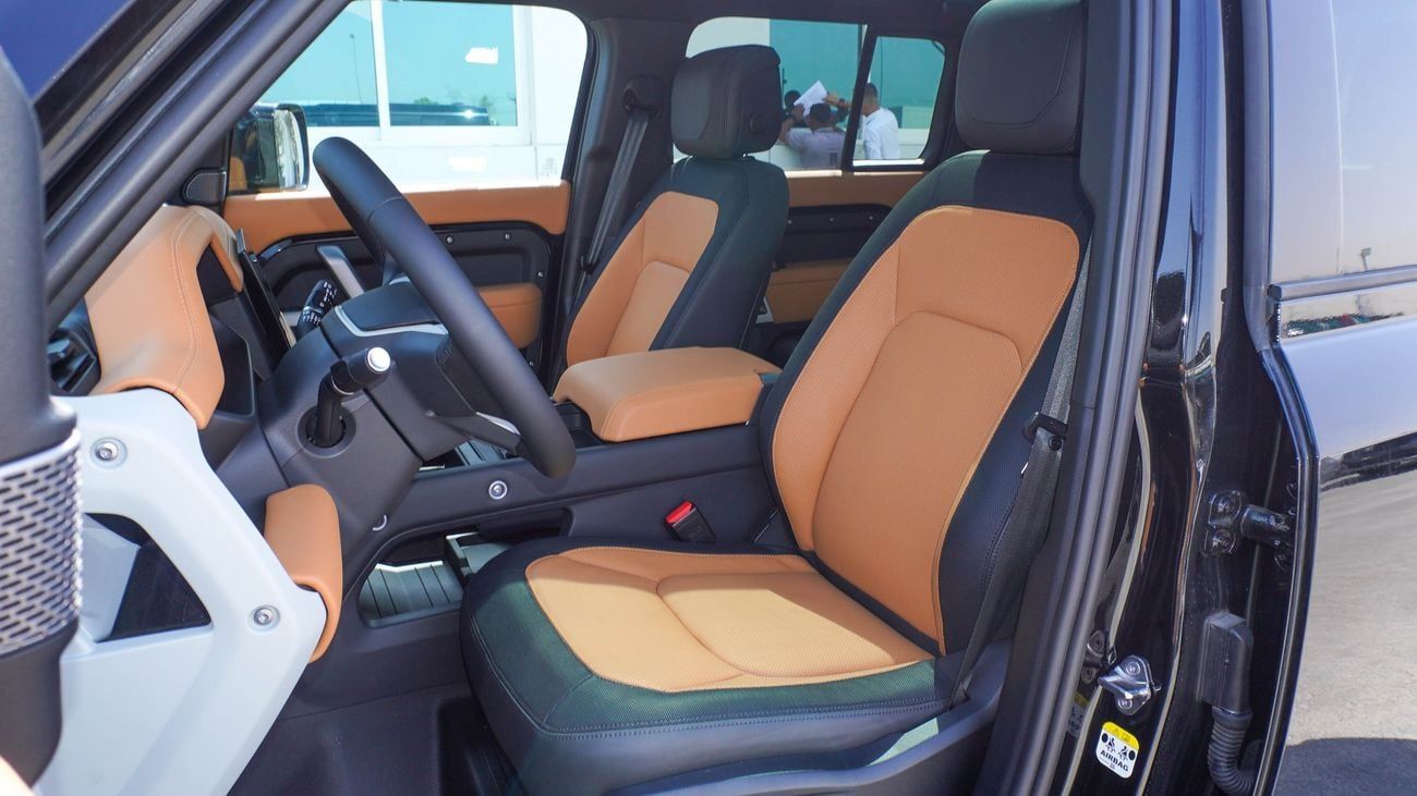 لاند روفر ديفندر HSE P300 X DYNAMIC 2.0L