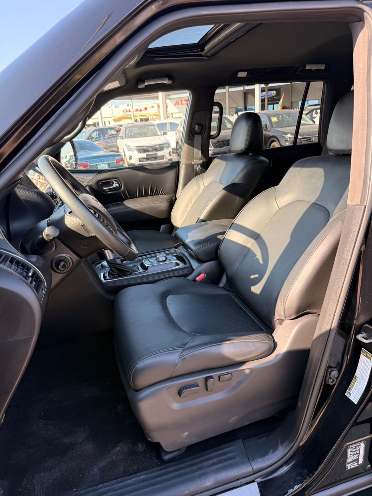 Nissan Armada SL Full Option ,Sunroof 4WD 2022 model