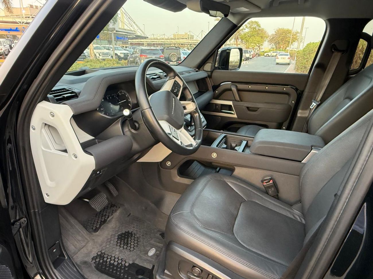 لاند روفر ديفندر P400 110 SE 3.0L (5 Seater)